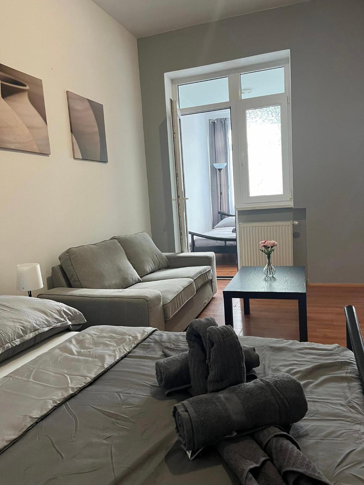 1St Plaza Apartment ブラチスラヴァ エクステリア 写真